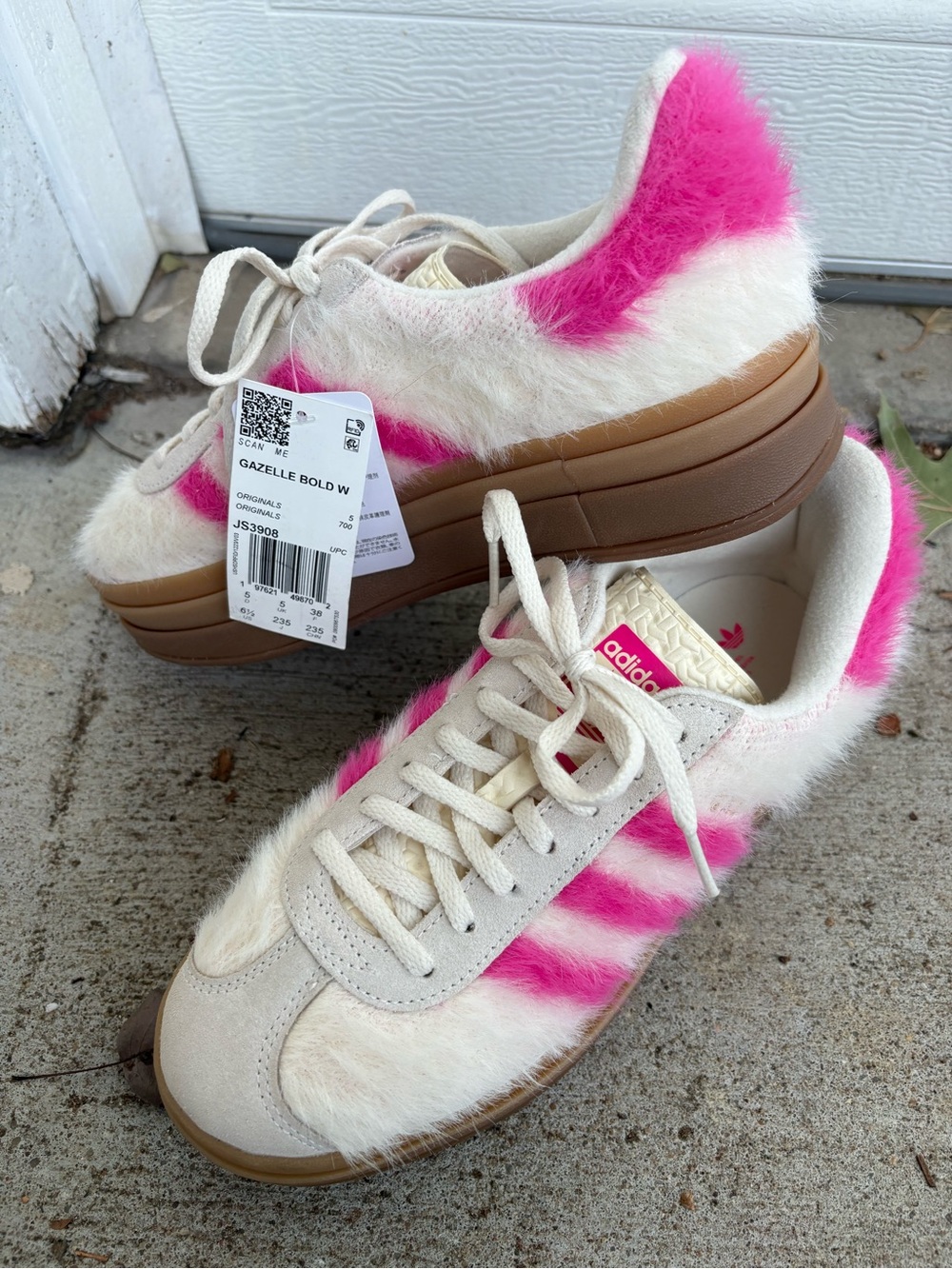 adidas Gazelle Bold Women's 6.5 Cream & Pink Fuzzy Sneakers